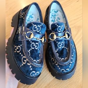 GUCCI Velvet Lug Sole GG logo print loafers size 35